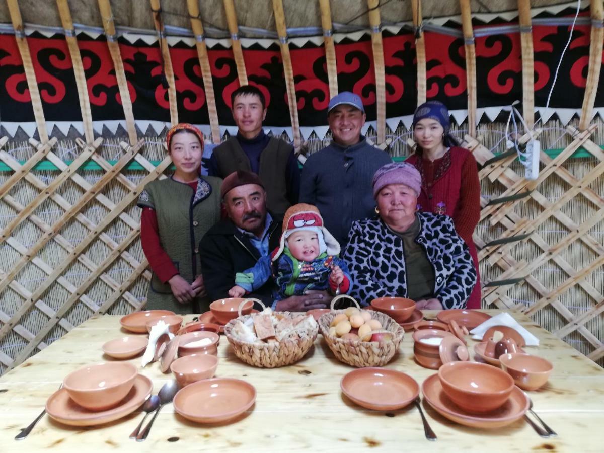 Yurt Camp Muras In Song Kol Lake Hotel Kochkor Eksteriør billede