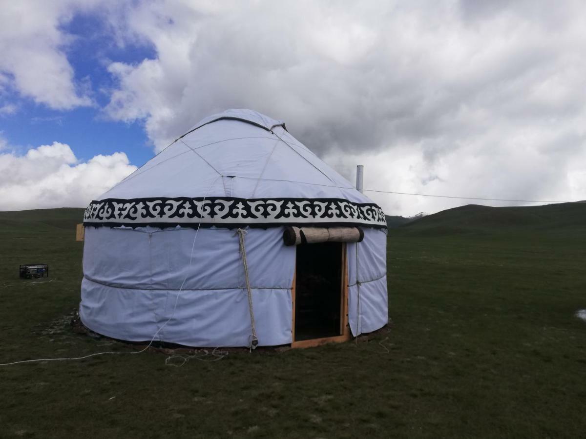 Yurt Camp Muras In Song Kol Lake Hotel Kochkor Eksteriør billede