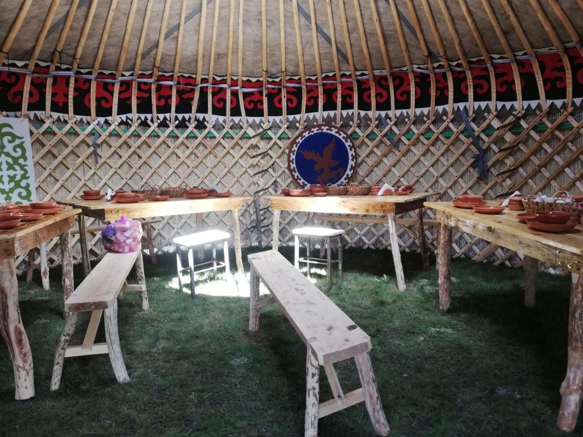 Yurt Camp Muras In Song Kol Lake Hotel Kochkor Eksteriør billede