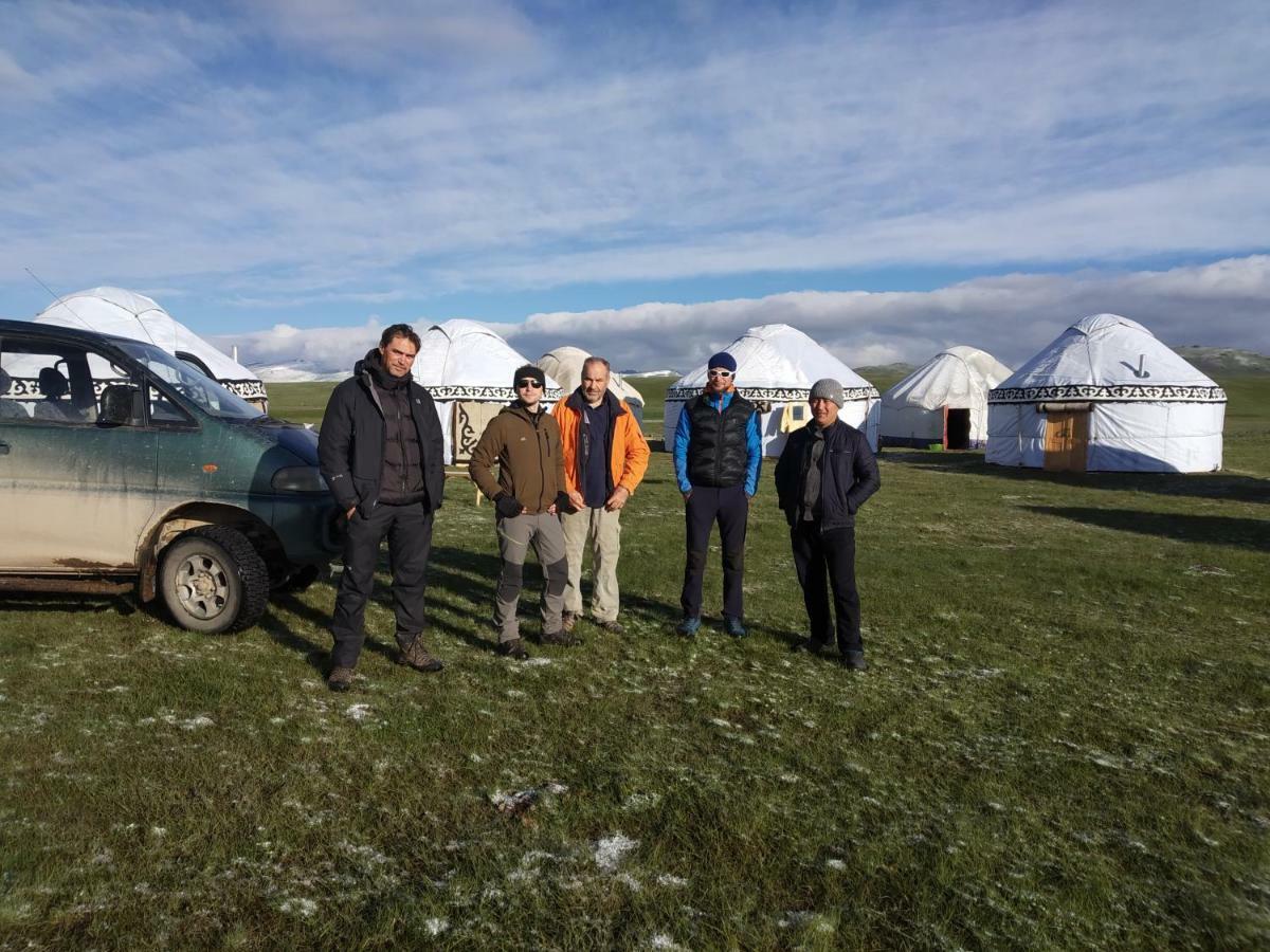 Yurt Camp Muras In Song Kol Lake Hotel Kochkor Eksteriør billede