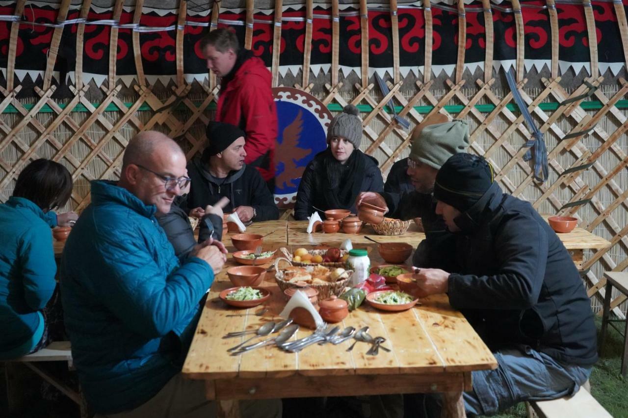 Yurt Camp Muras In Song Kol Lake Hotel Kochkor Eksteriør billede